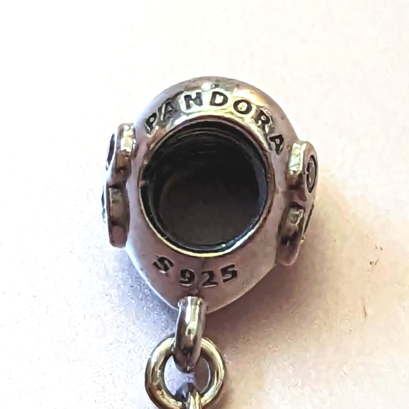 PANDORA - Disney, Heart of Mickey Safety Chain - Picture 8 of 13